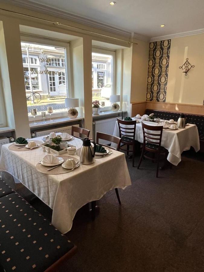 Hotel Zur Altstadt เซลเลอ ภายนอก รูปภาพ