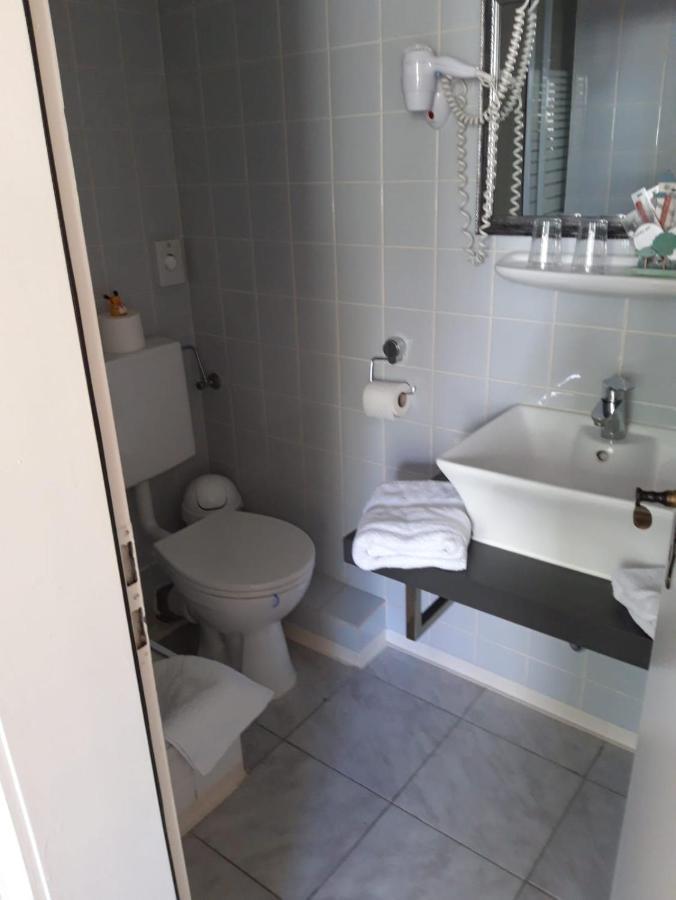 Hotel Zur Altstadt เซลเลอ ภายนอก รูปภาพ
